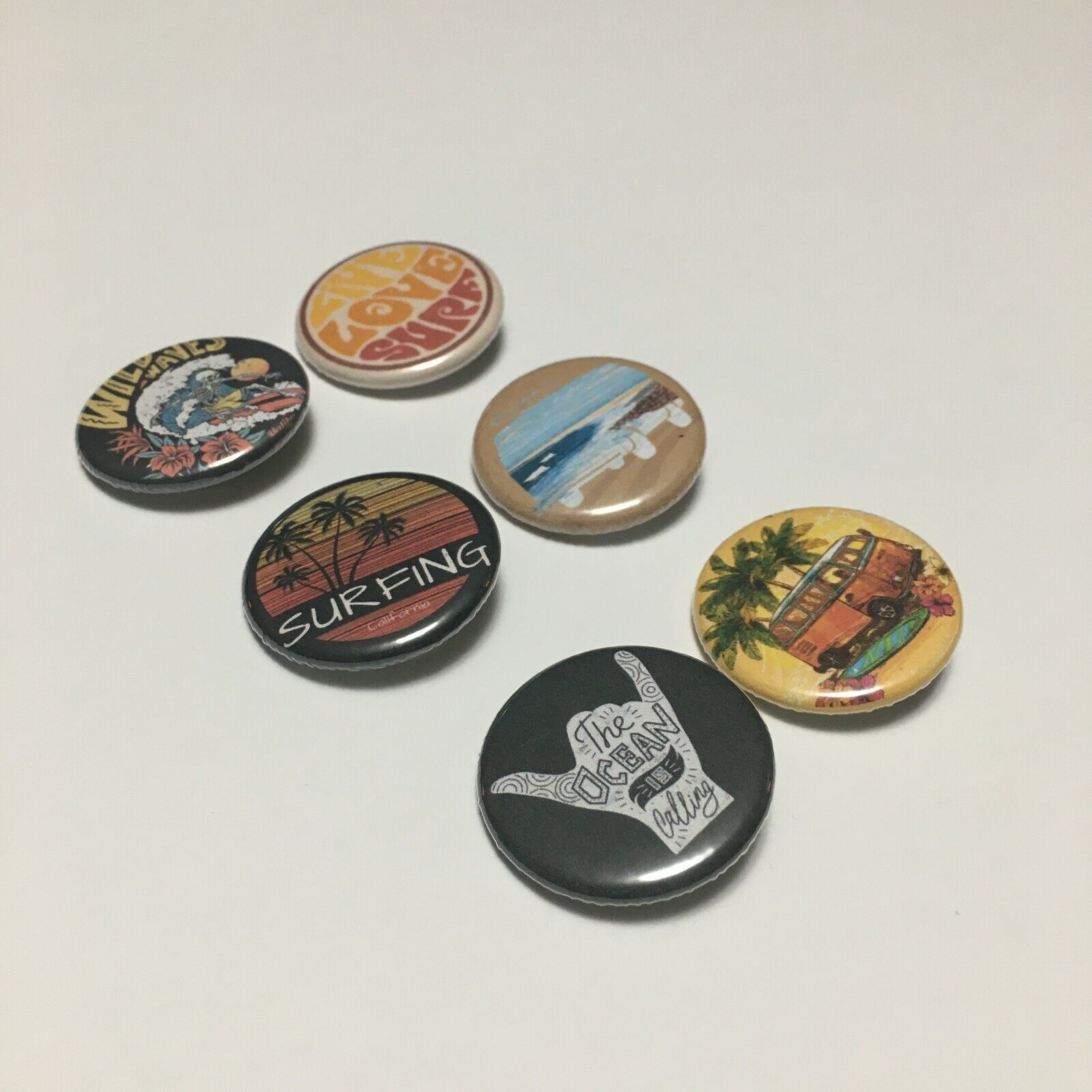 Backpack Buttons.  Surfing design pinback buttons.  (S6A)