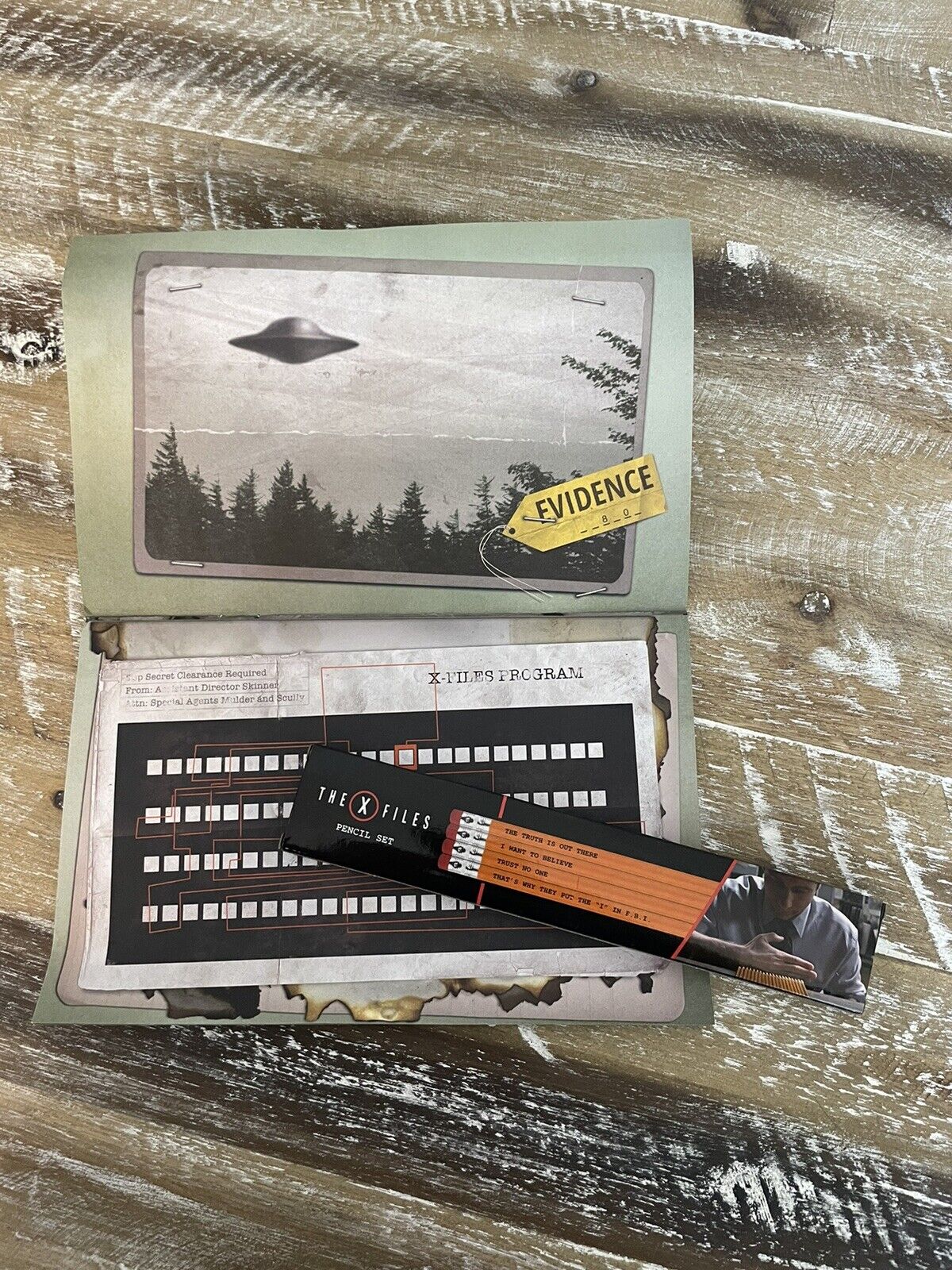 NEW The X-Files Pencil Set Loot Crate Exclusive Set Vintage 2017