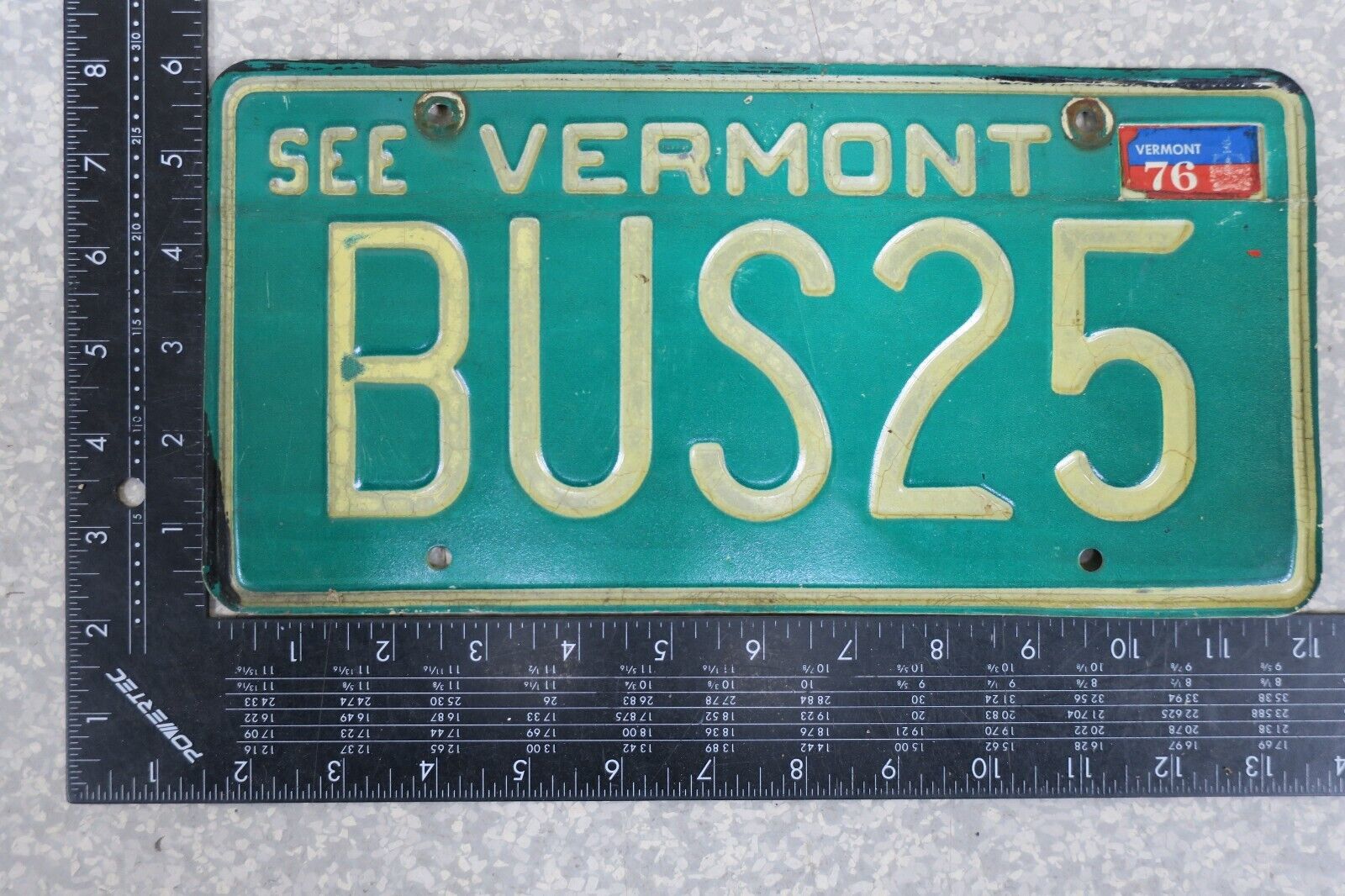 1976 76 VERMONT VT VANITY LICENSE PLATE TAG # BUS 25