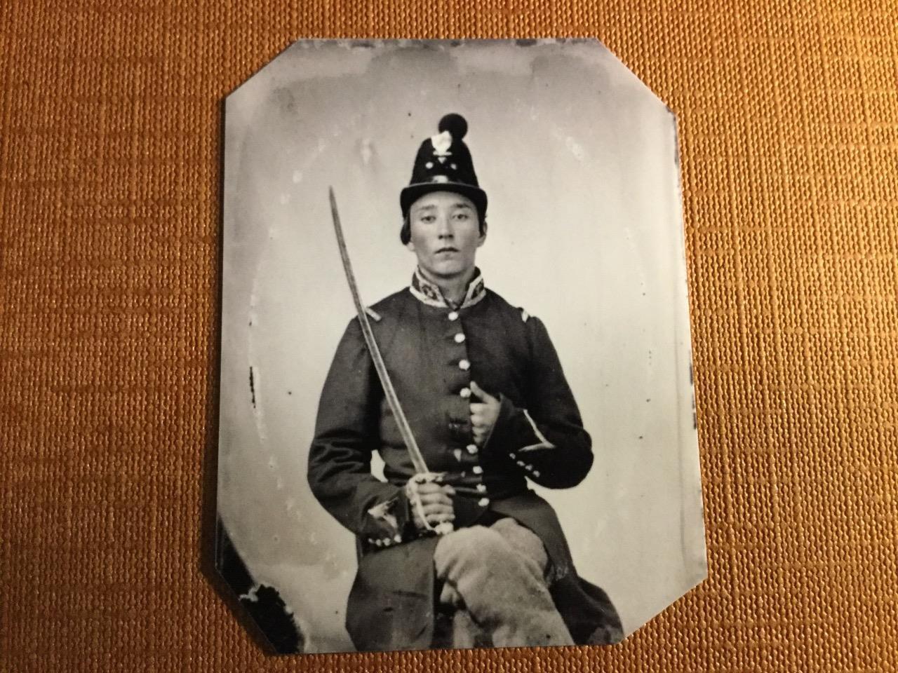Civil War unknown C.S.A soldier with sword tintype C1242RP