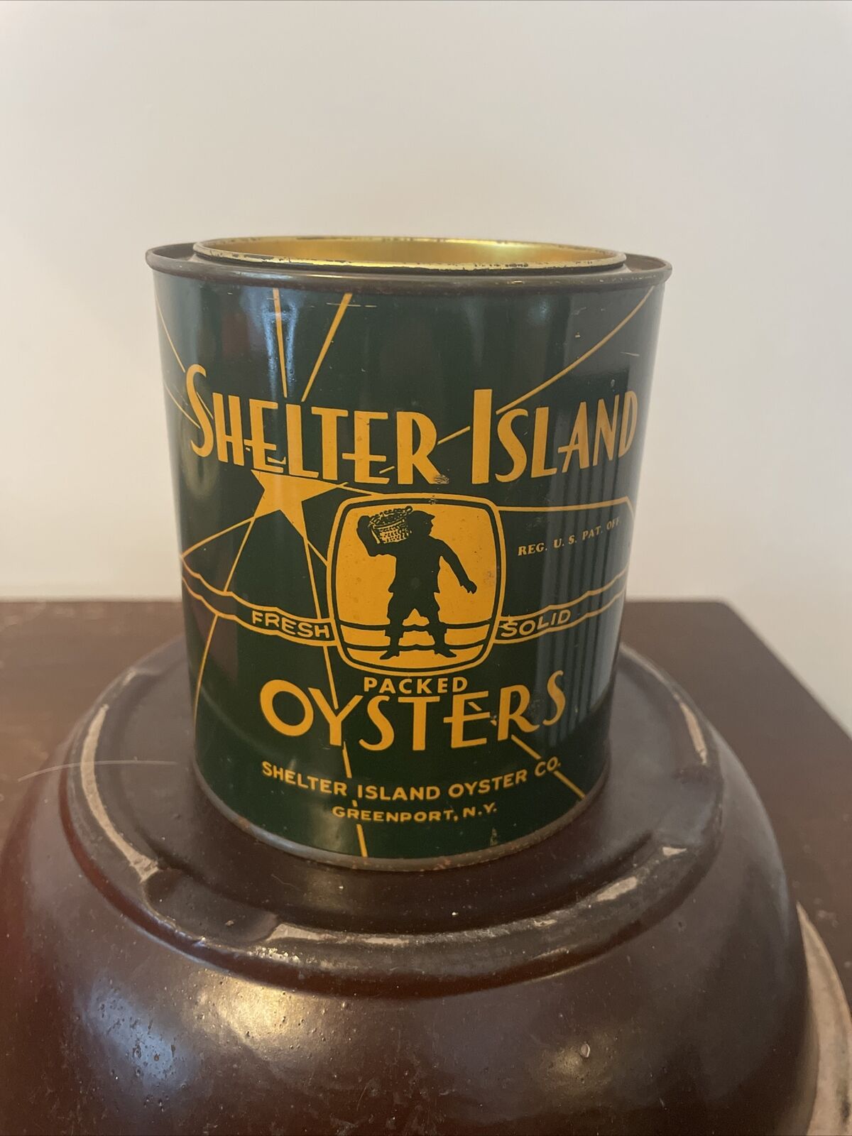 Vintage Shelter Island Oyster Tin 1/4 Gal Shelter Island Oyster Co Greenport N.Y