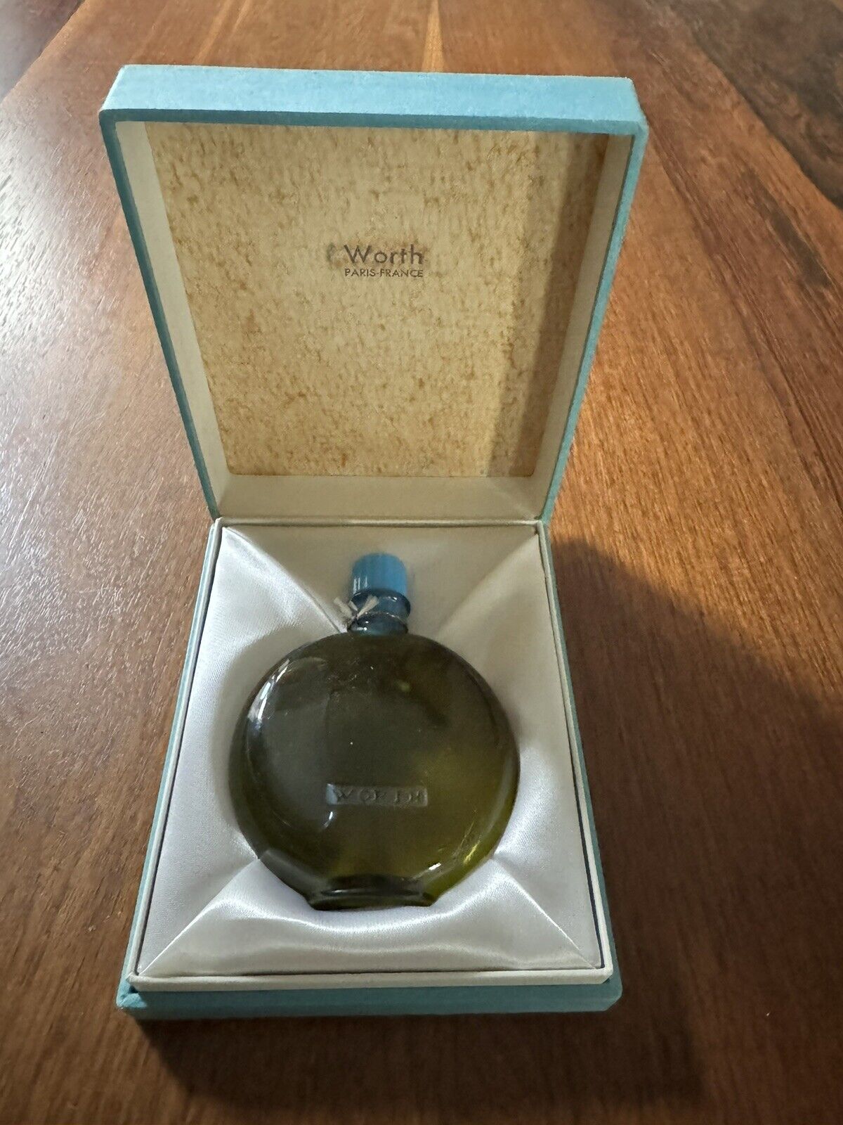 Vintage Worth Je Reviens Perfume, Sealed/Full 1oz Lalique Bottle No. C.I 47330