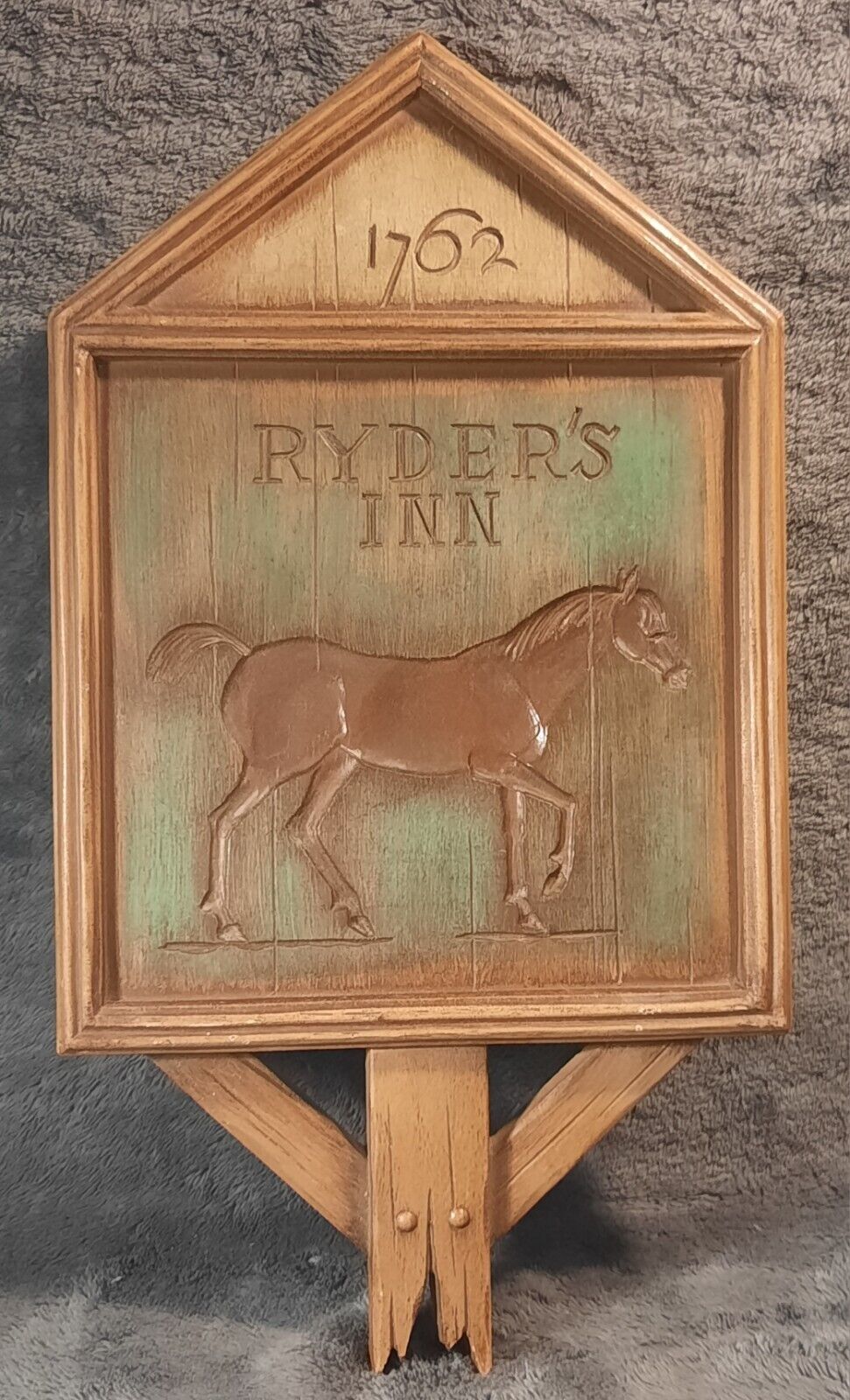 Antique Burwood Wall Plaque Ryder’s Inn 1762 Nice Piece 14\