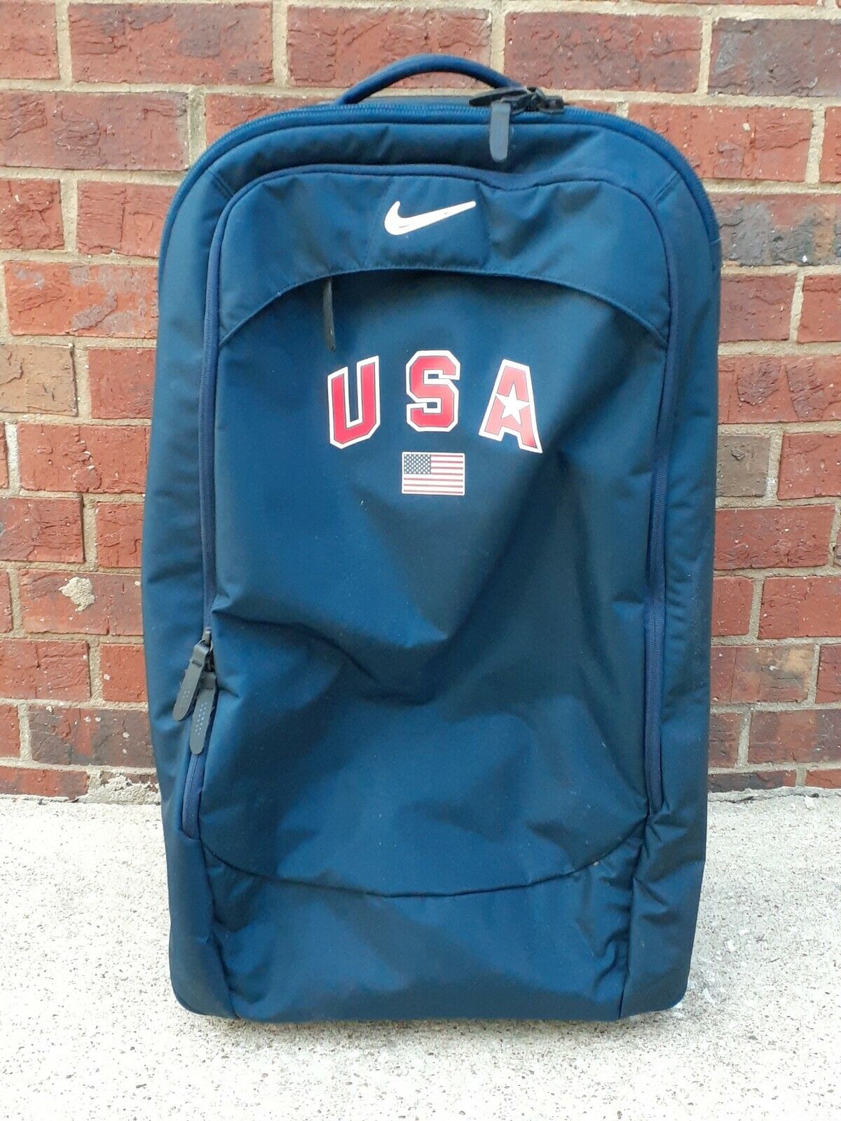 RARE 2010 OFFICIAL TEAM USA U.S. Olympic OLYMPICS TEAM ISSUED NIKE SUITCASE BAG