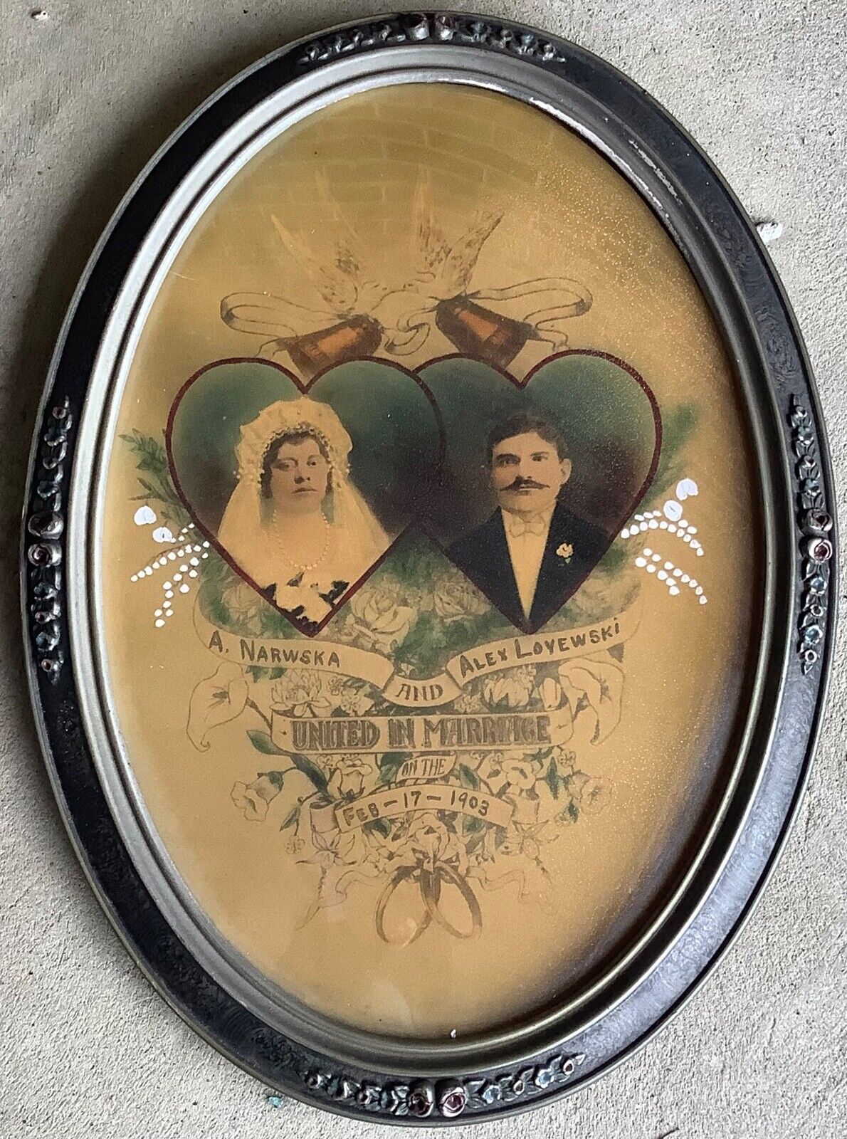 Antique Bowed Oval Bubble Picture Frame  Wedding Portrait Commemoration 13\