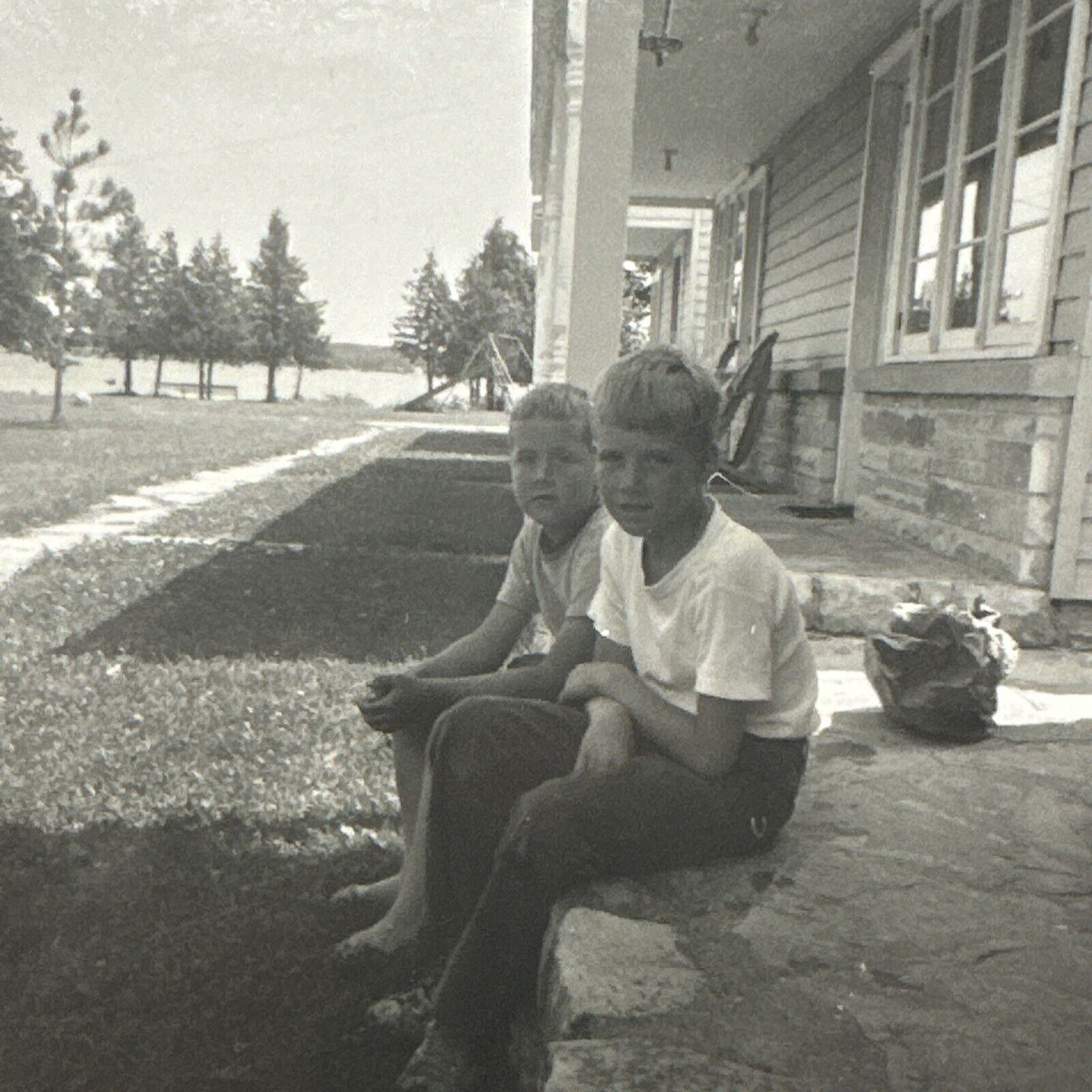 VINTAGE PHOTO “Boys Of Motel Owner” Sturgeon Bay Wisconsin Original Snapshot