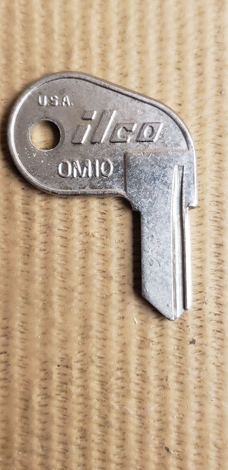 Ilco - OM10 - Key Blank