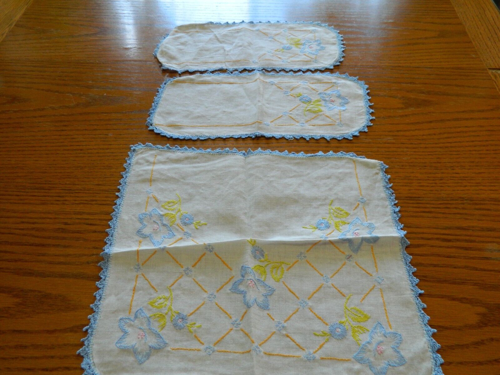 L-22 THREE  MATCHING VINTAGE EMBROIDERED & CROCHETED TABLE TOPPERS