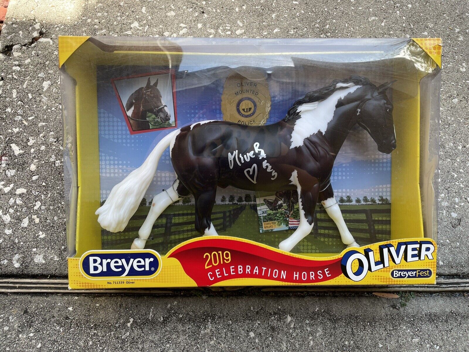 New Breyer BreyerFest Police Horse #711339 Oliver Cleveland Bay SIGNED Info Card