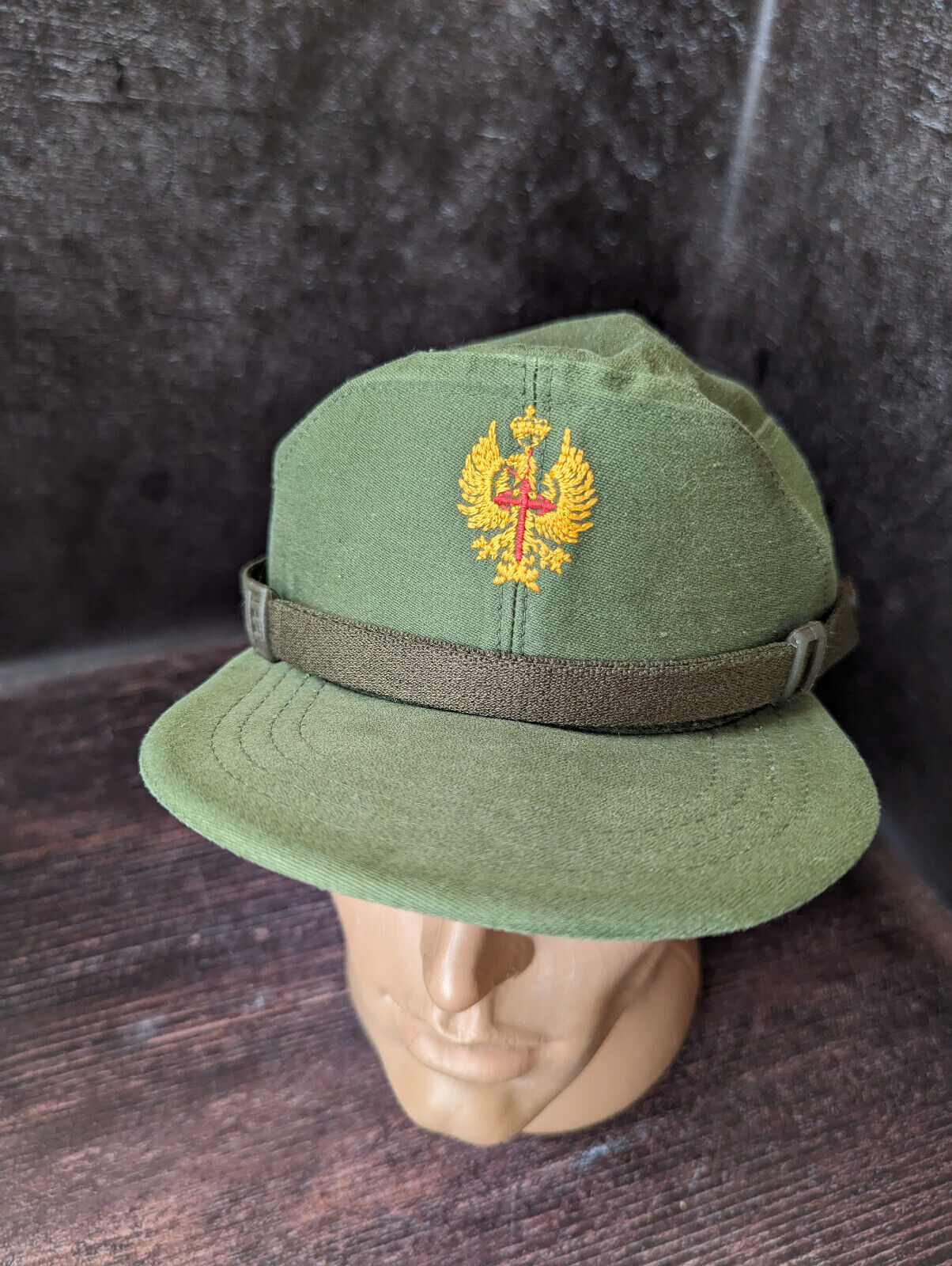 VINTAGE SPAIN ARMY CAP GREEN