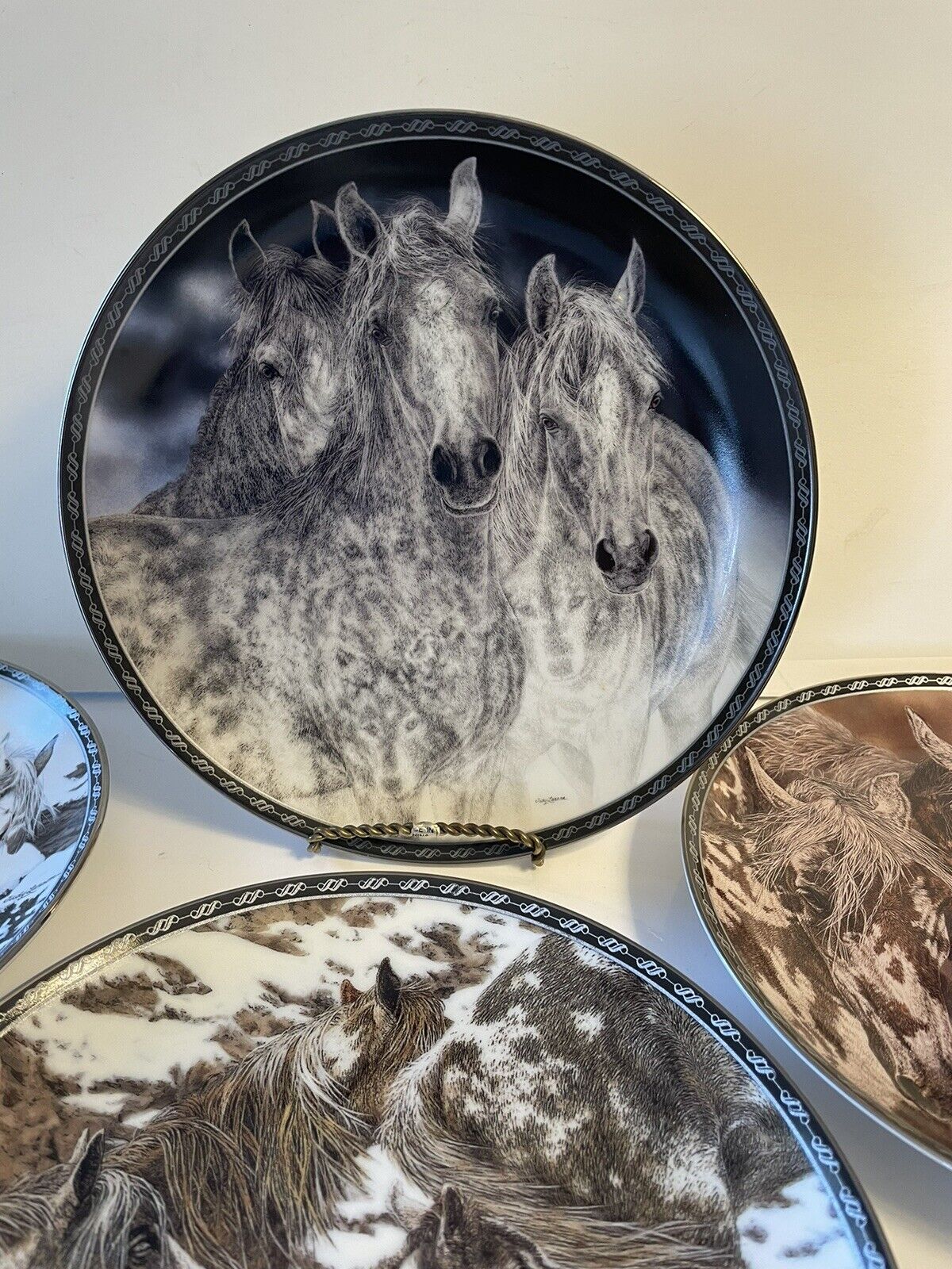 Lot Of 4 Limited Edition Judy Larson Numbered Free Spirits Horse Plates Complete