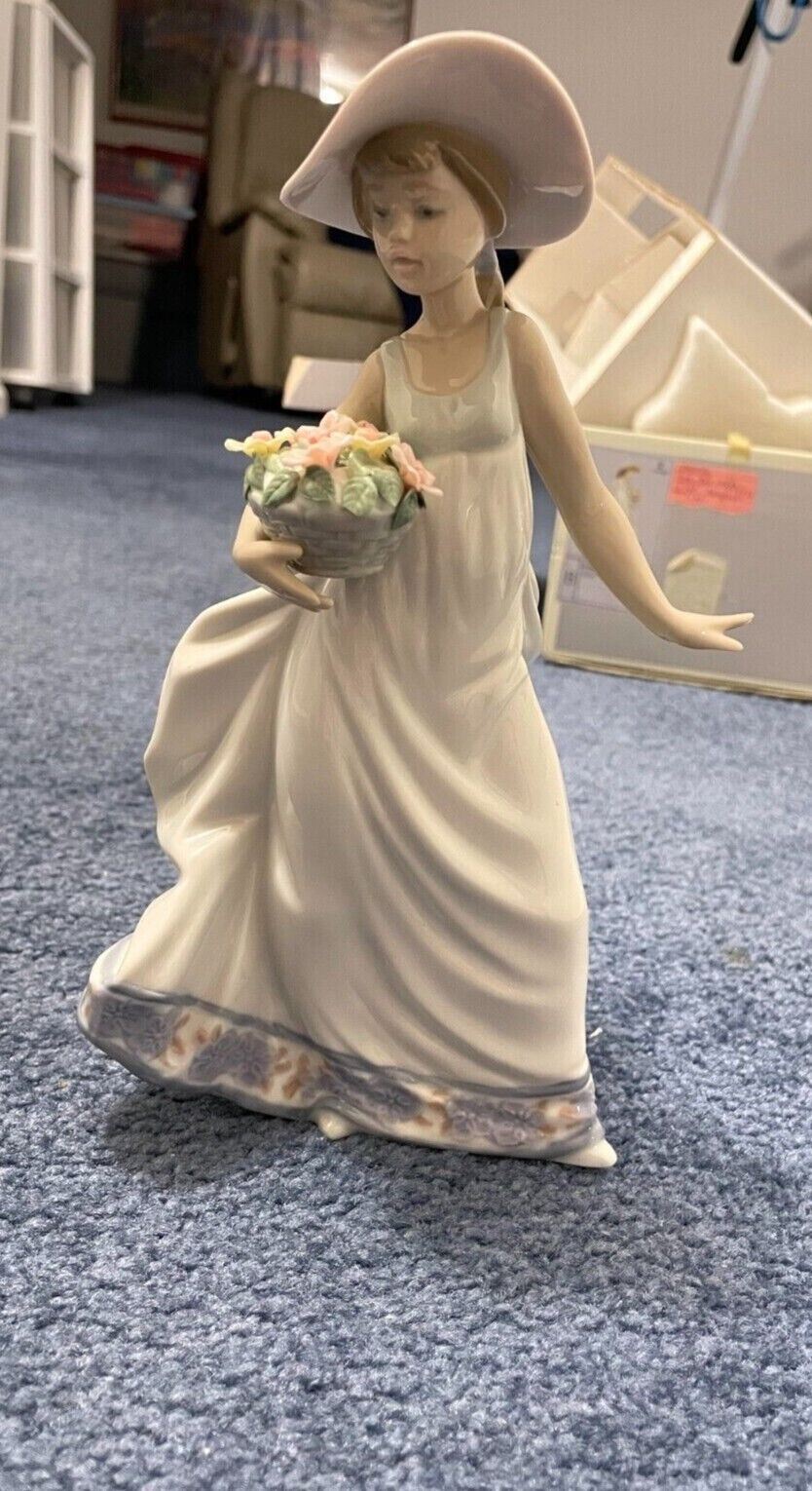 LLADRO  5790 Carefree, Retired, Mint Condition, With Original Box, and SIGNED