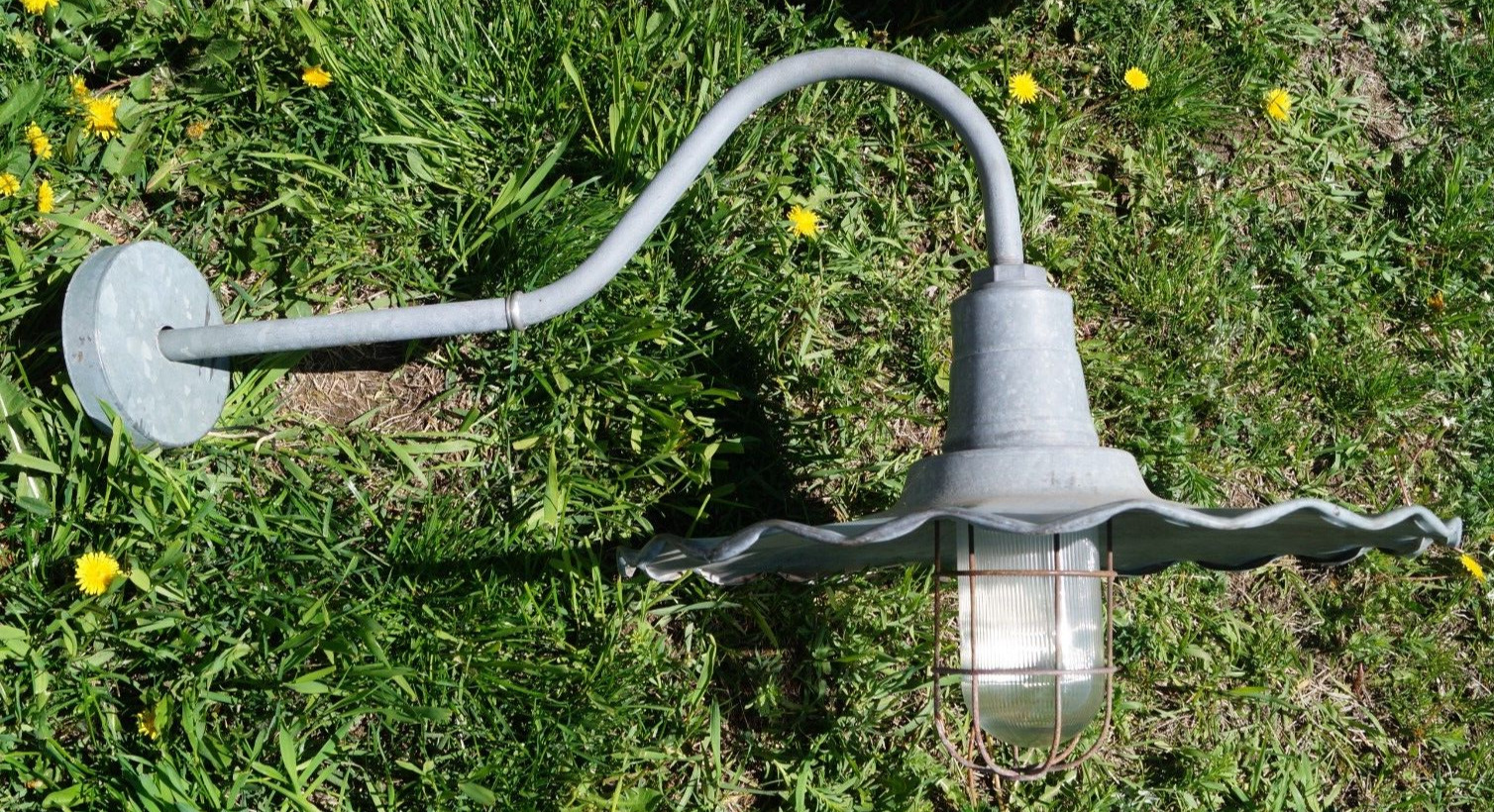 Antique 1930s Gas Station Industrial Light / Lamp - ALL ORIGINAL SCALLOPED SHADE