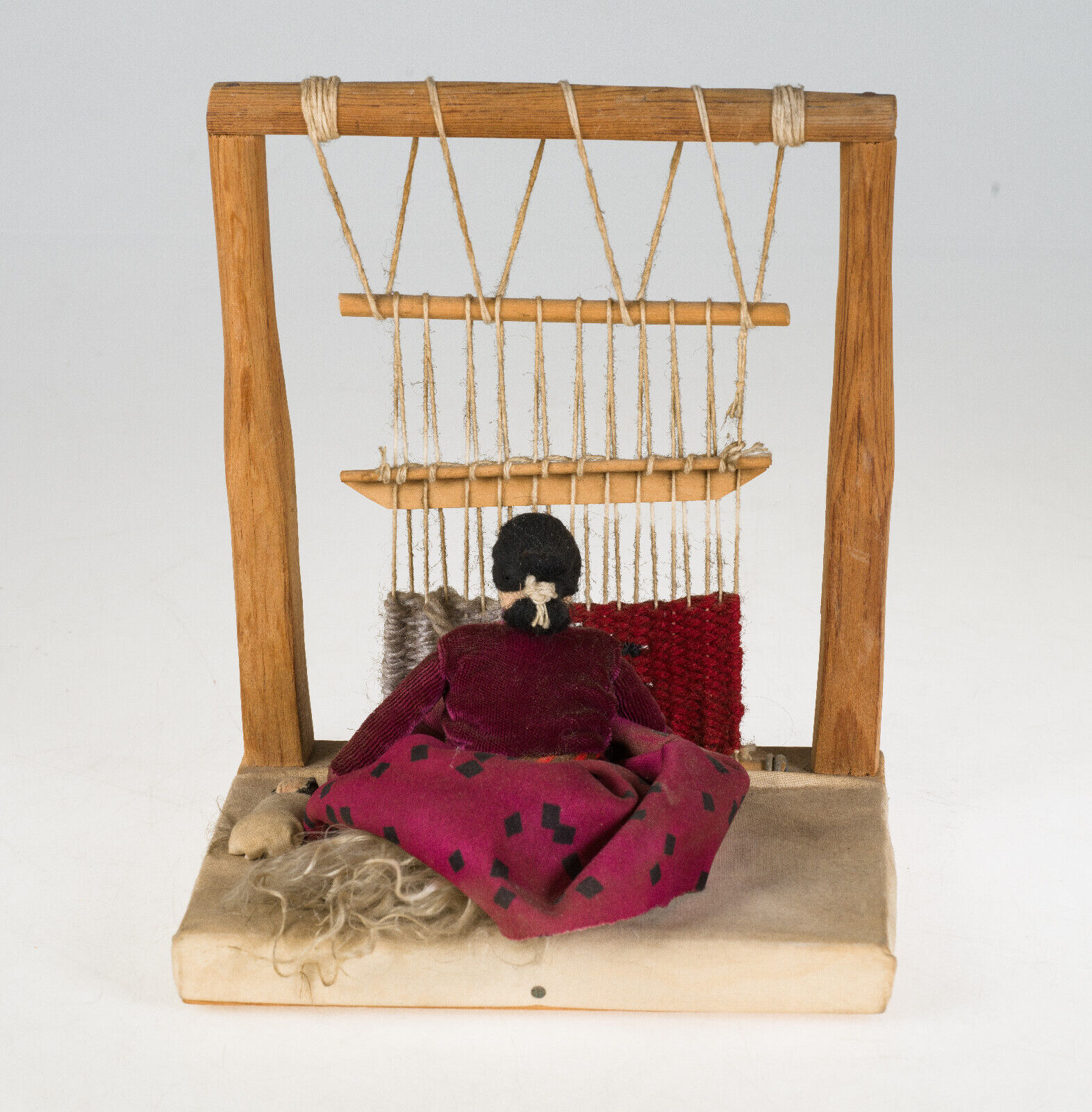 Vintage Native American Rug Weaving Loom Weaver Sculpture Women Doll