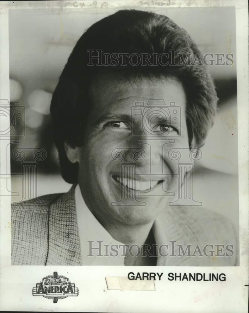 1984 Press Photo Comedian Garry Shandling - tup05130