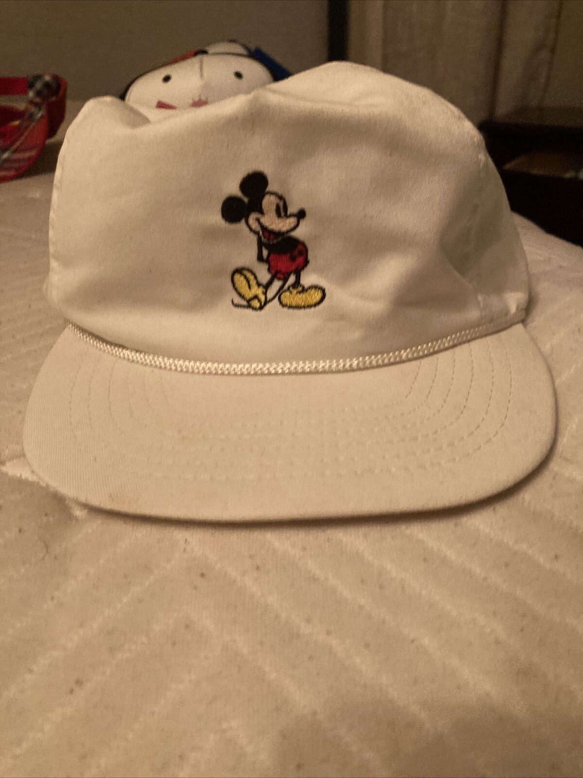 Vintage 1996 Mickey Mouse SnapBack Hat. White Cap/hat. Disney 90’s
