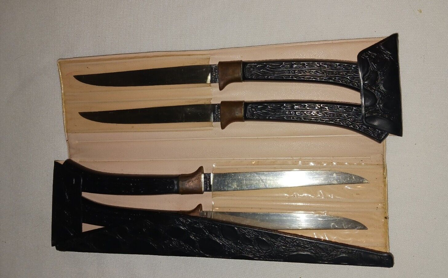 Vintage Genuine Wilshire Ltd Stainless 4 pc Knife set with Case (#420)
