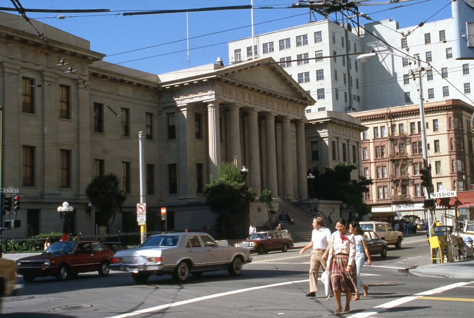 Vtg 1984 Photo 35mm Slide San Francisco CA Mission & 5th Street Scene i71