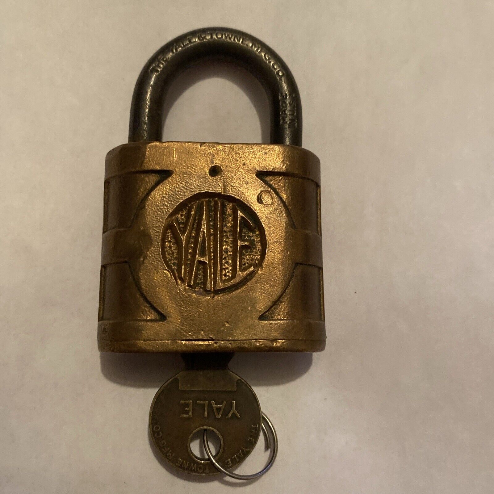 Vintage Yale & Towne Mfg Co Super Pin Tumbler Cast Brass Lock Antique Padlock