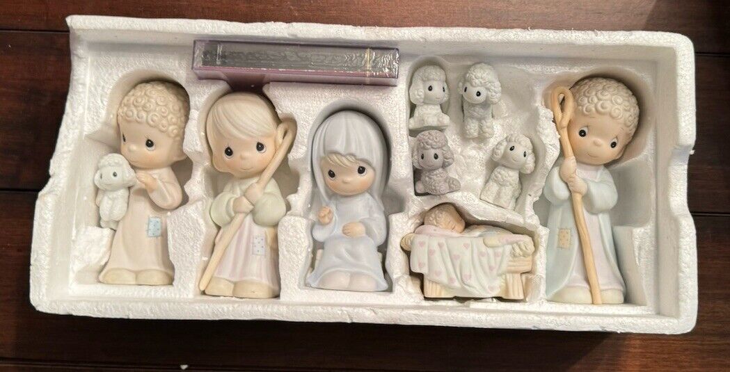 Vintage 1986 Precious Moments Come Let Us Adore Him Nativity Mini Figures 9 pc