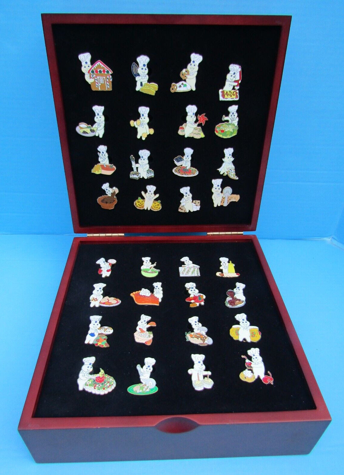 FS Pillsbury Doughboy 32 PC PIN COLLECTION w RECIPE CARDS IN WOOD BOX - Willabee