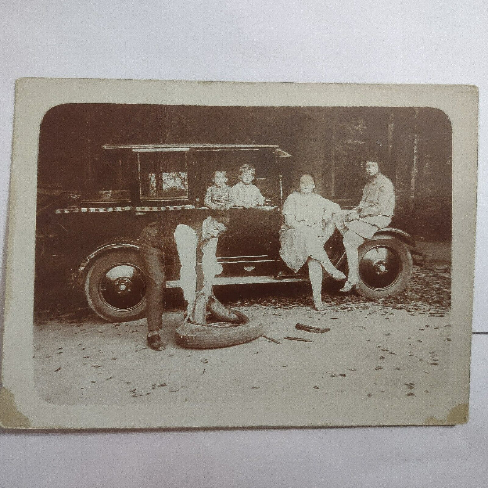 1920's Vintage Photo Model T Auto Tire Change with Family Waiting