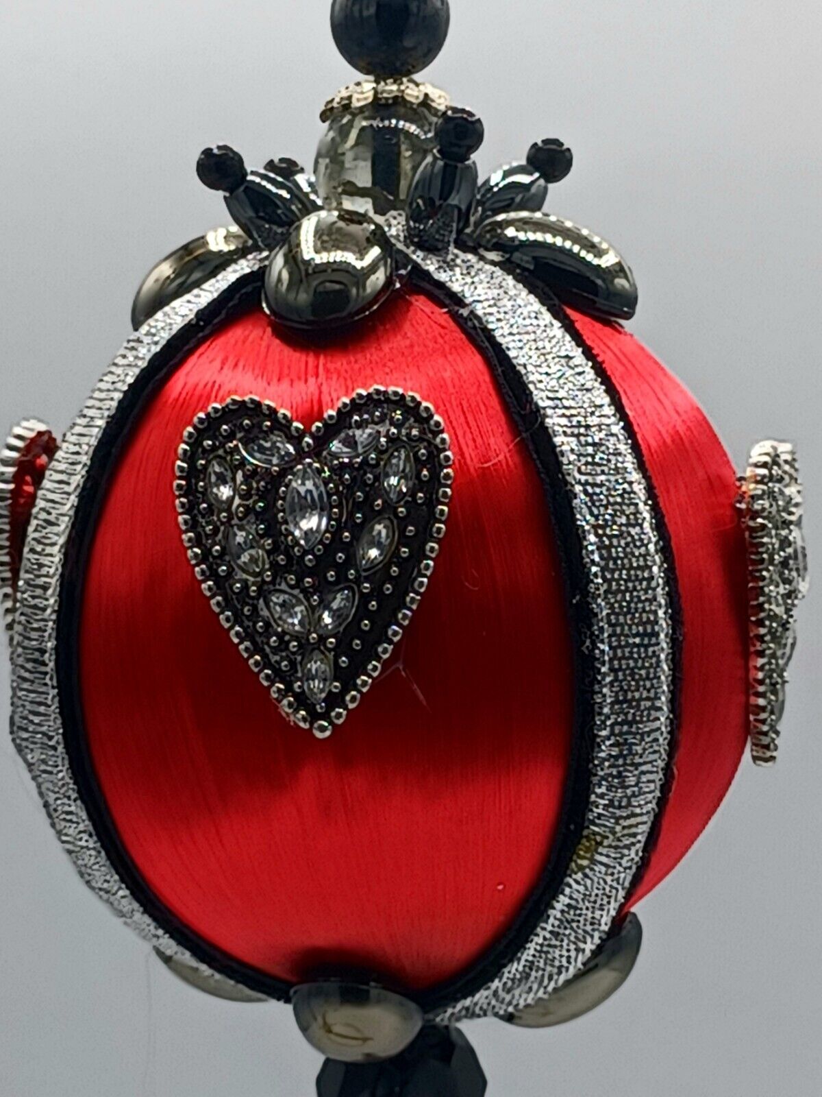 Vintage Style Queen Of Hearts Red Black &silver Ribbon Beads Satin Ball Ornament