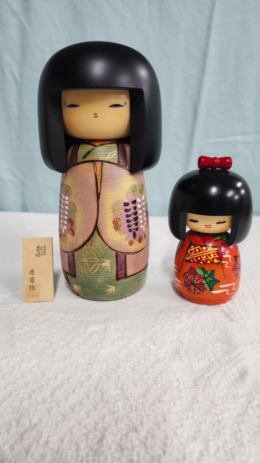 Pair (2) KOKESHI Japanese wooden hand painted Dolls Kyoohoo Yosooi