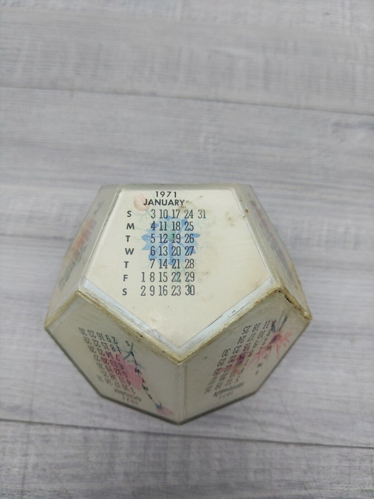Vintage 1971 DODECAHEDRON (12 SIDED) Desk Calendar / Paperweight Rattle