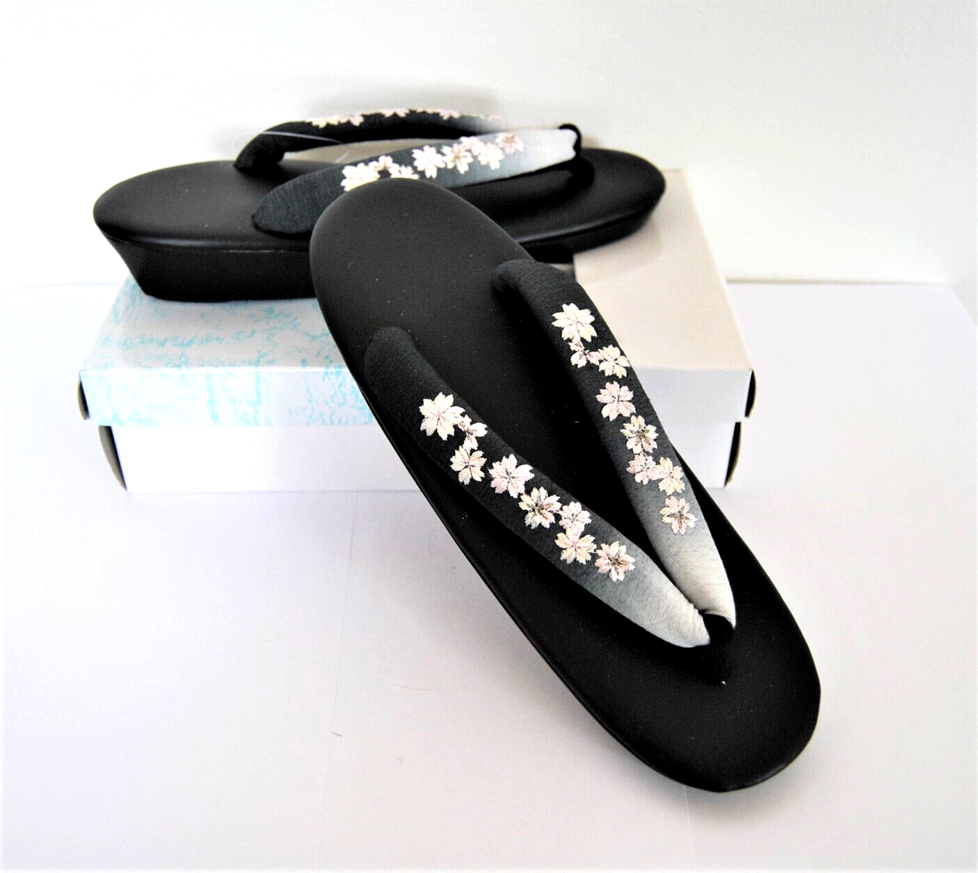 Japanese Zori Kimono Sandals Cherry Blossom Embroidery New in Box