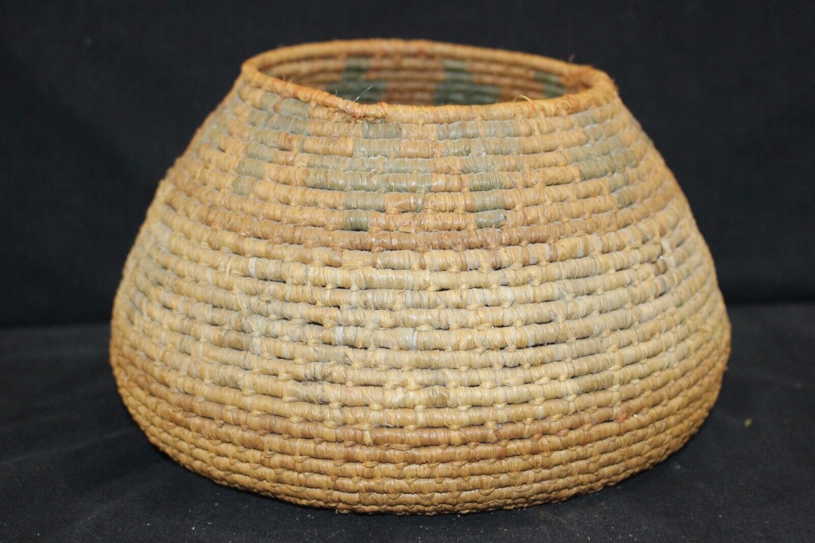 Fine Vintage 1930s  Hand Woven POSSIBLE Native American  Basket