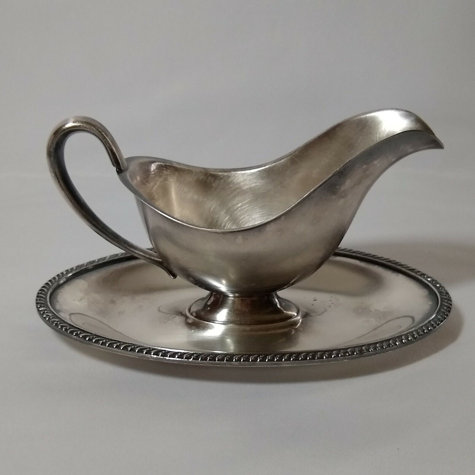 Avon Rogers Silver Plate Gravy Boat w/ Attached Spill Plate 3613 Vintage 