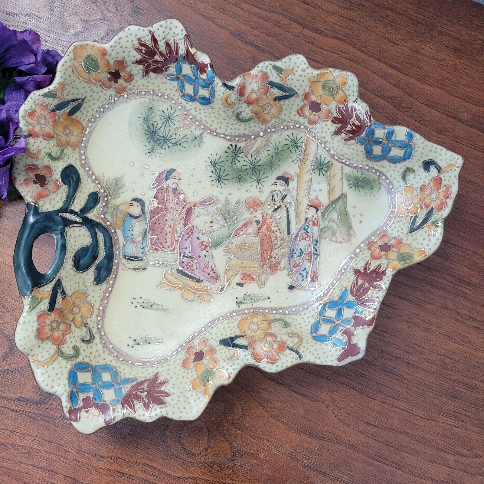 Chinese Hand Painted Tray Leaf Pattern Shape Raised Paint Floral W/people