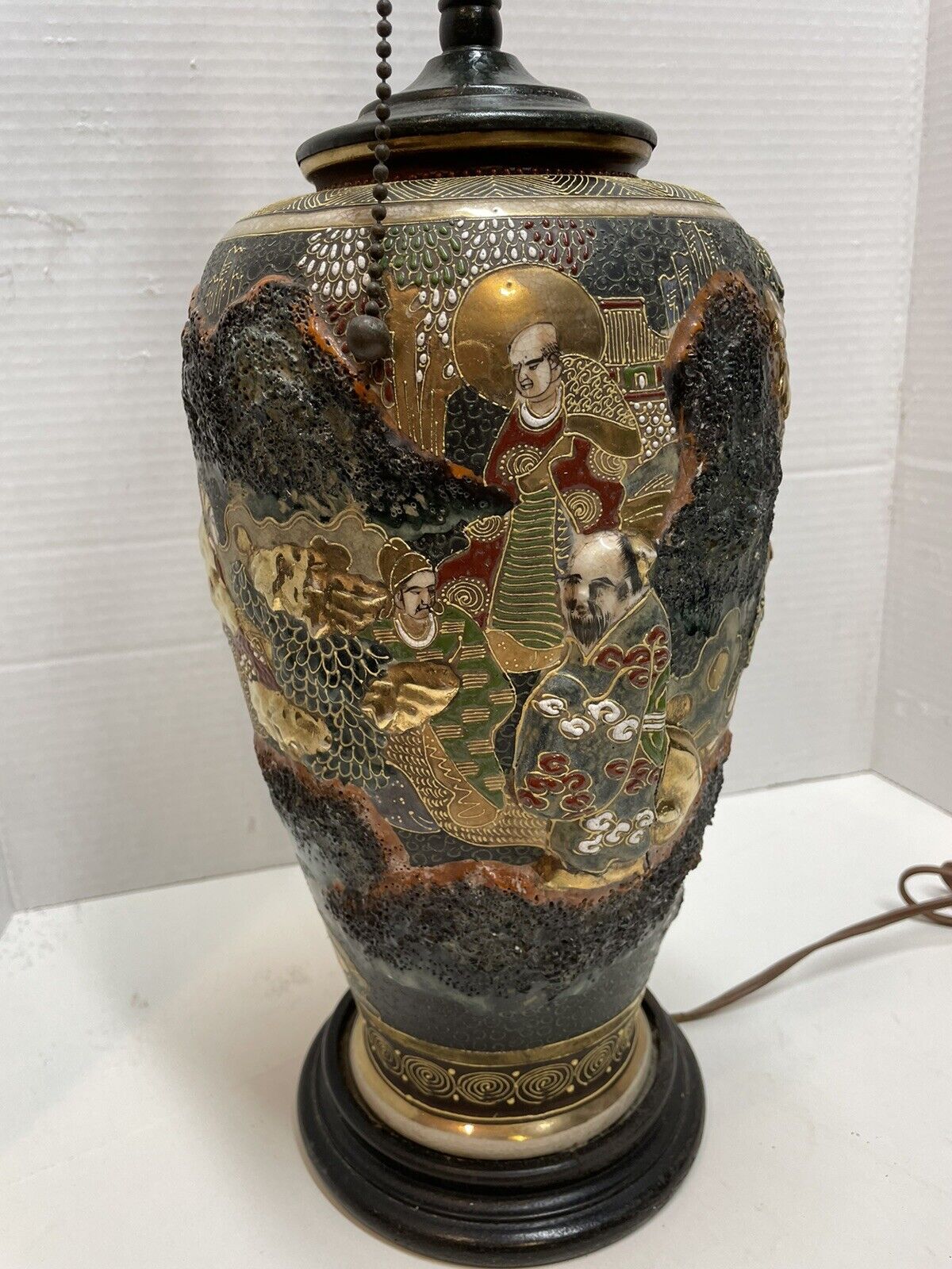 Antique Japanese Meiji Period Satsuma Bas-Relief Immortals Ancestors Table  Lamp