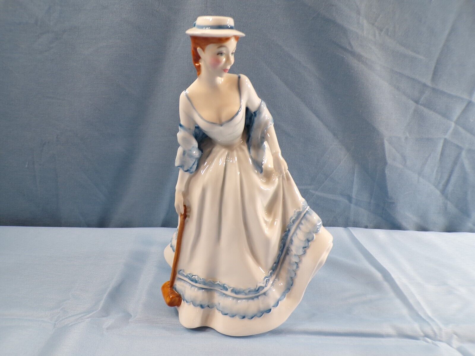 Collectors Club Royal Doulton Figurine HN3137 Summertime - Exc. Condition