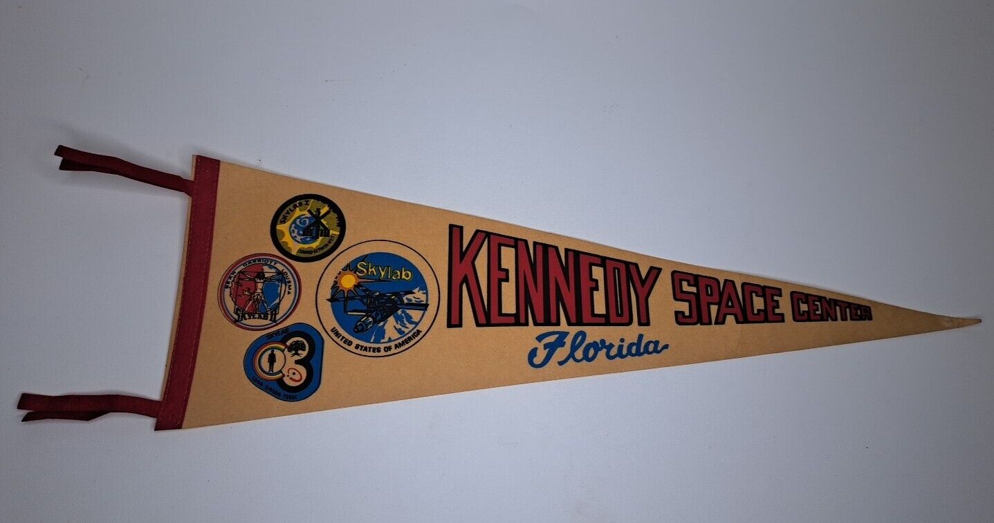 Kennedy Space Center Pennant Florida SkyLab Missions Vintage Souvenir 27\
