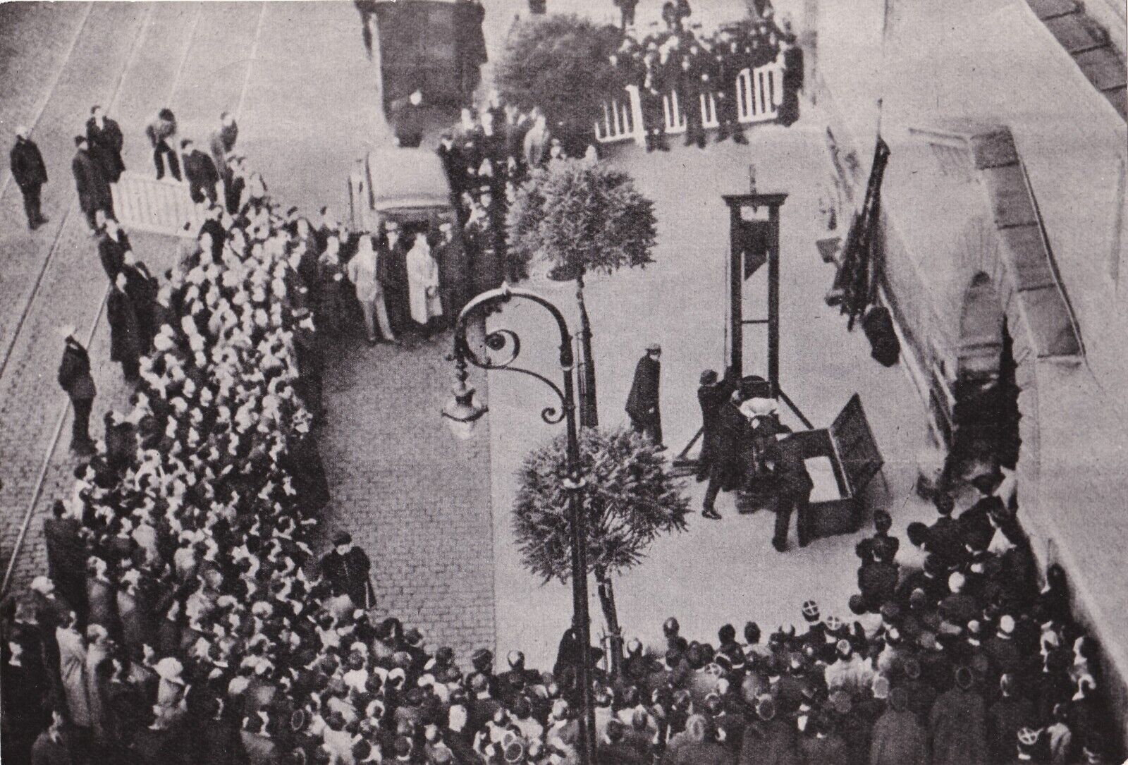 1939 (1941) The Last Public Execution by Guillotine in France - Photo RARE L162C