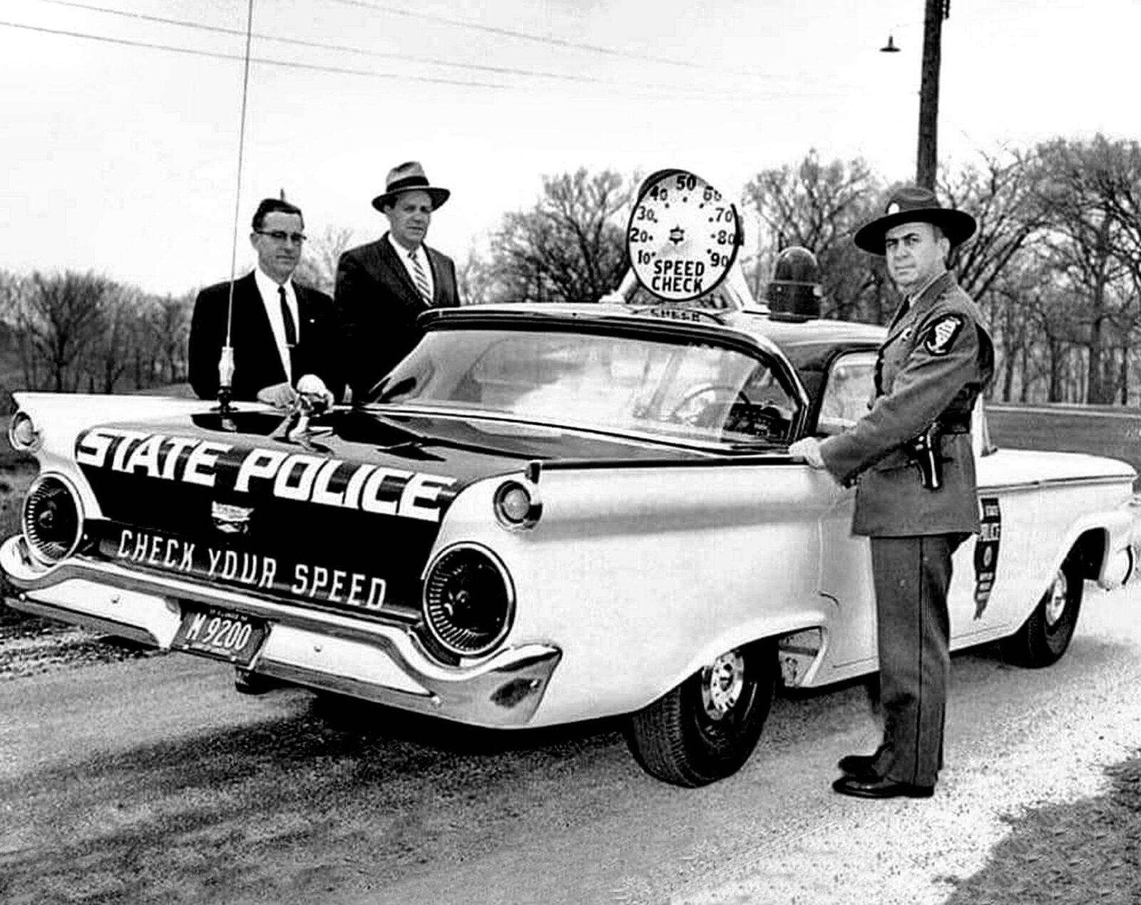 1959 FORD HIGHWAY PATROL POLICE CAR PHOTO  (197-U)