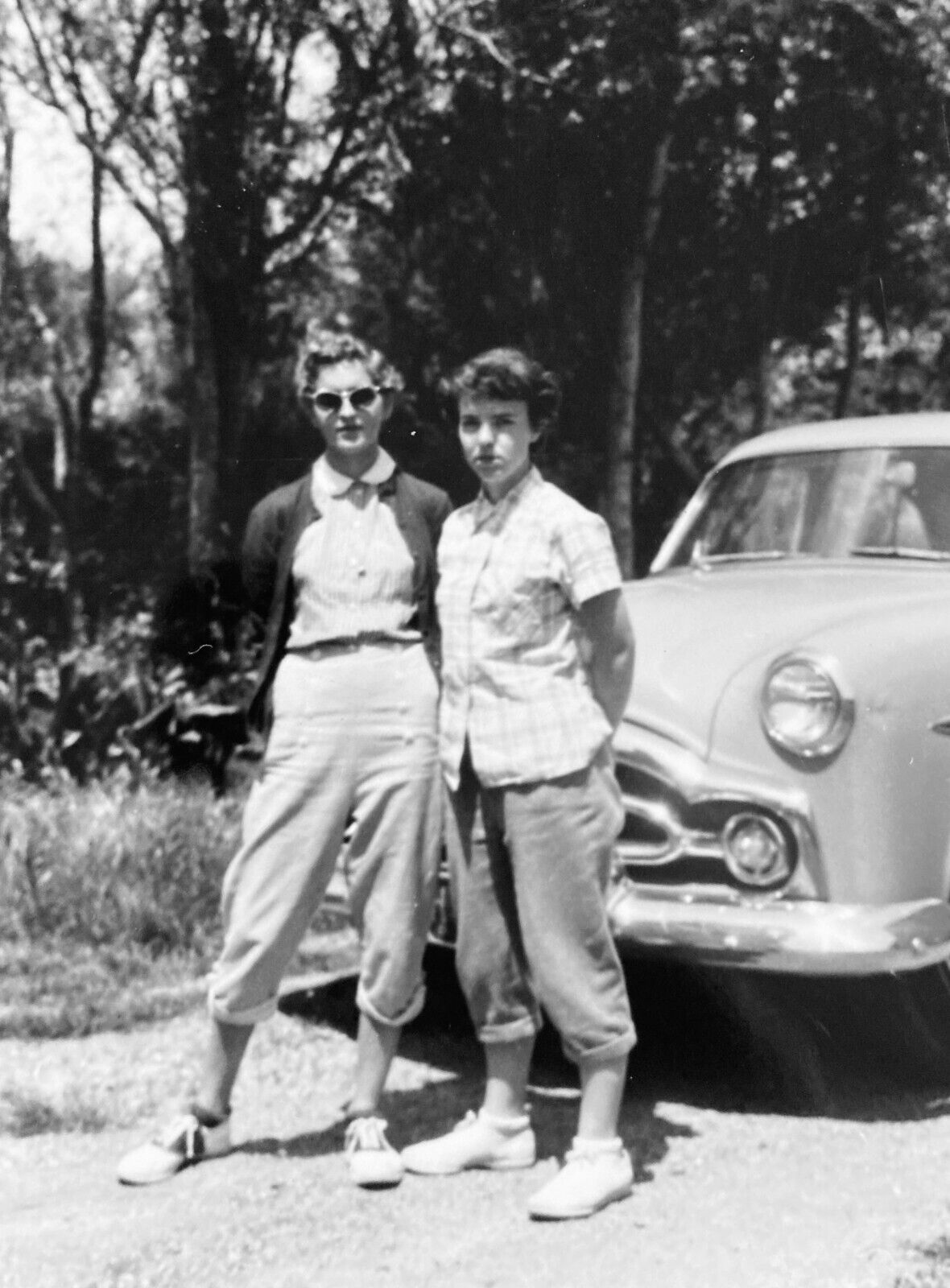 Vintage 1950s Photo Two Pretty Young Woman Girls Fashion Capri Pants  Old Car