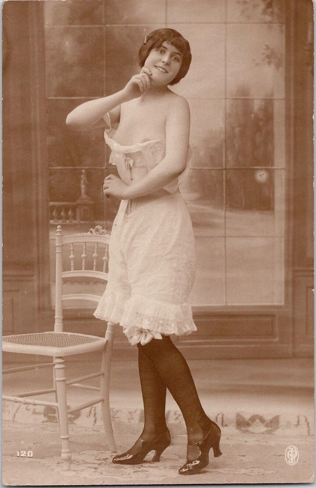 aa French nude woman Smiling corset Beauty original old 1910s photo postcard
