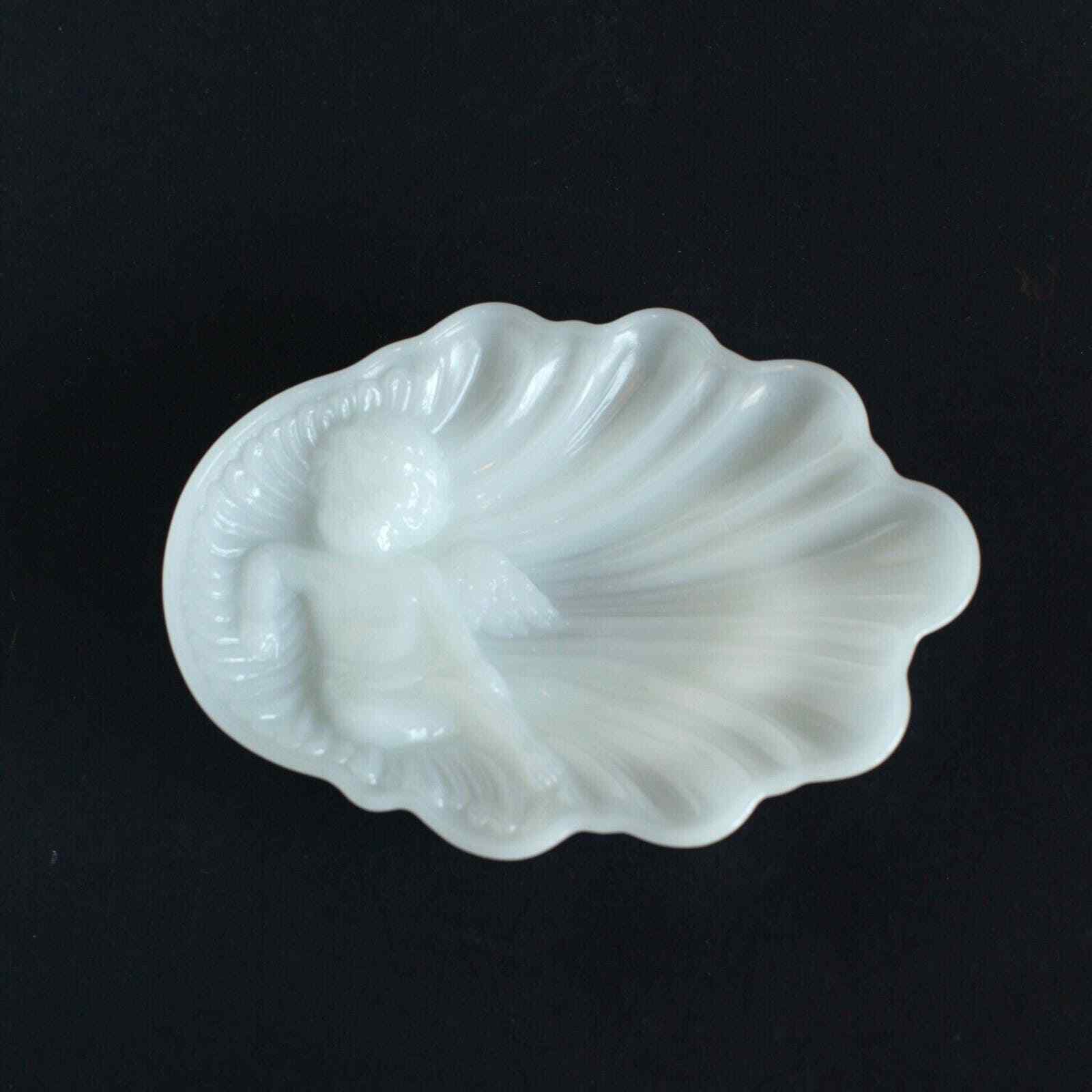 Vintage Avon Cherub Angel Cupid White Milk Glass Shell Soap Trinket Jewelry Dish