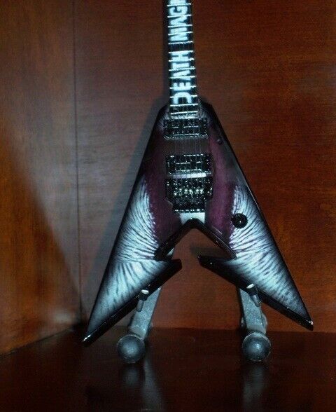 Mini Guitar METALLICA KIRK HAMMETT Death Magnetic GIFT Memorabilia FREE STAND