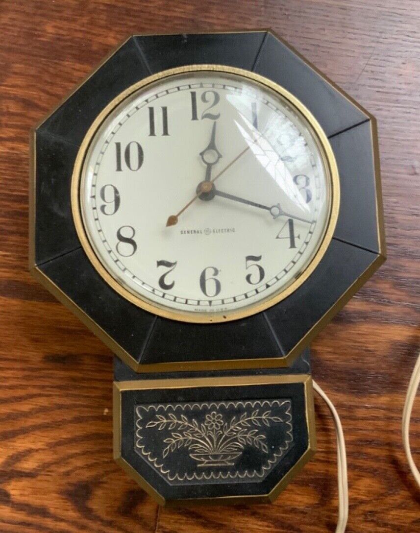 Vintage General Electric Electric Small Kitchen Wall Clock
