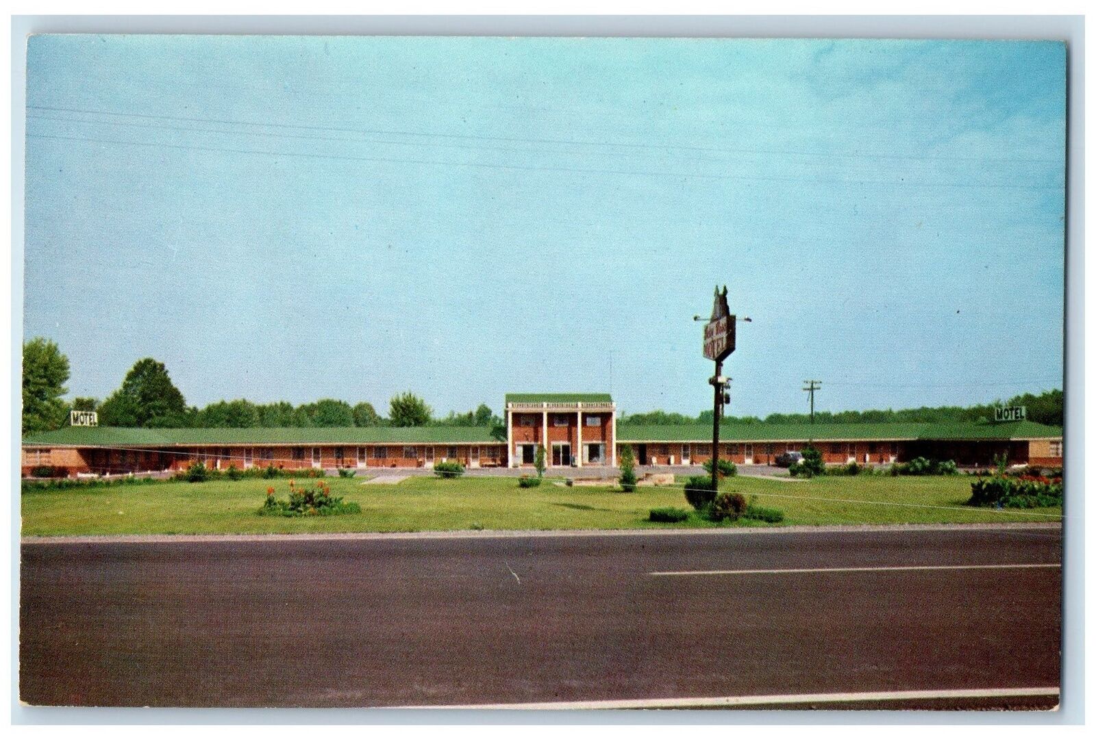c1960s The Betsy Ross Motel Exterior Roadside Newton Falls Ohio OH Postcard