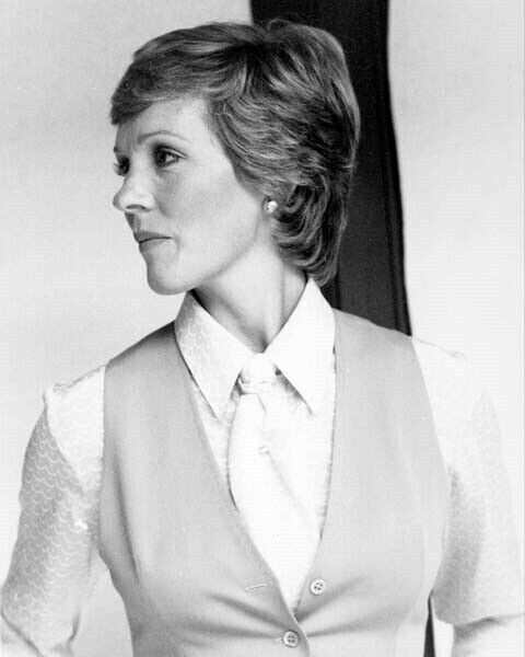 Julie Andrews 1970\'s portrait in shirt tie and waistcoat 4x6 photo inch