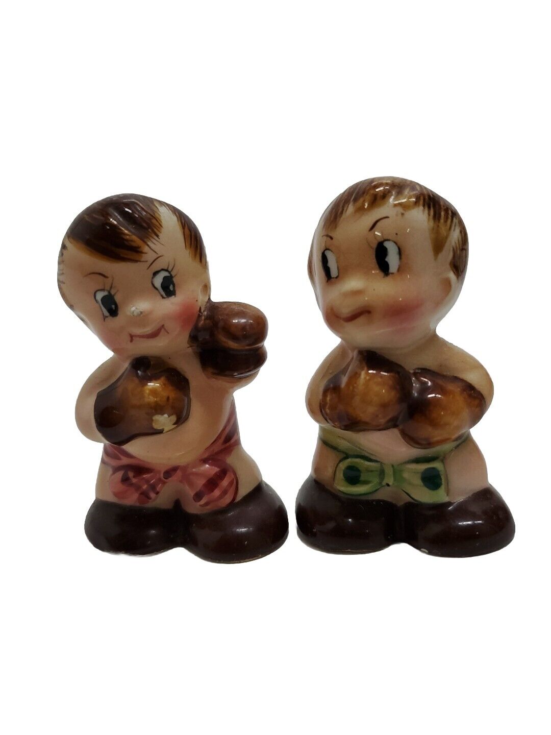 VINTAGE BOXING BOYS PINK AND GREEN DIAPERS SALT & PEPPER SHAKERS UNIQUE VHTF