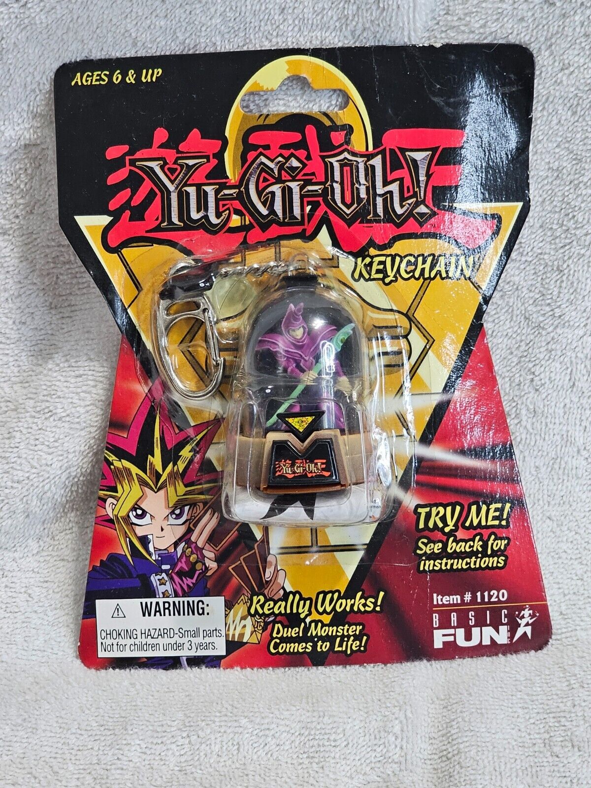 YuGiOh Spinning Flip Keychain Series 1 Dark Magician Basic Fun 1996 orig package