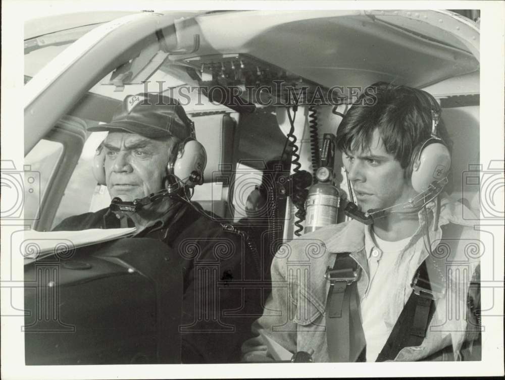 1985 Press Photo Actors Ernest Borgnine, Ken Olandt on \