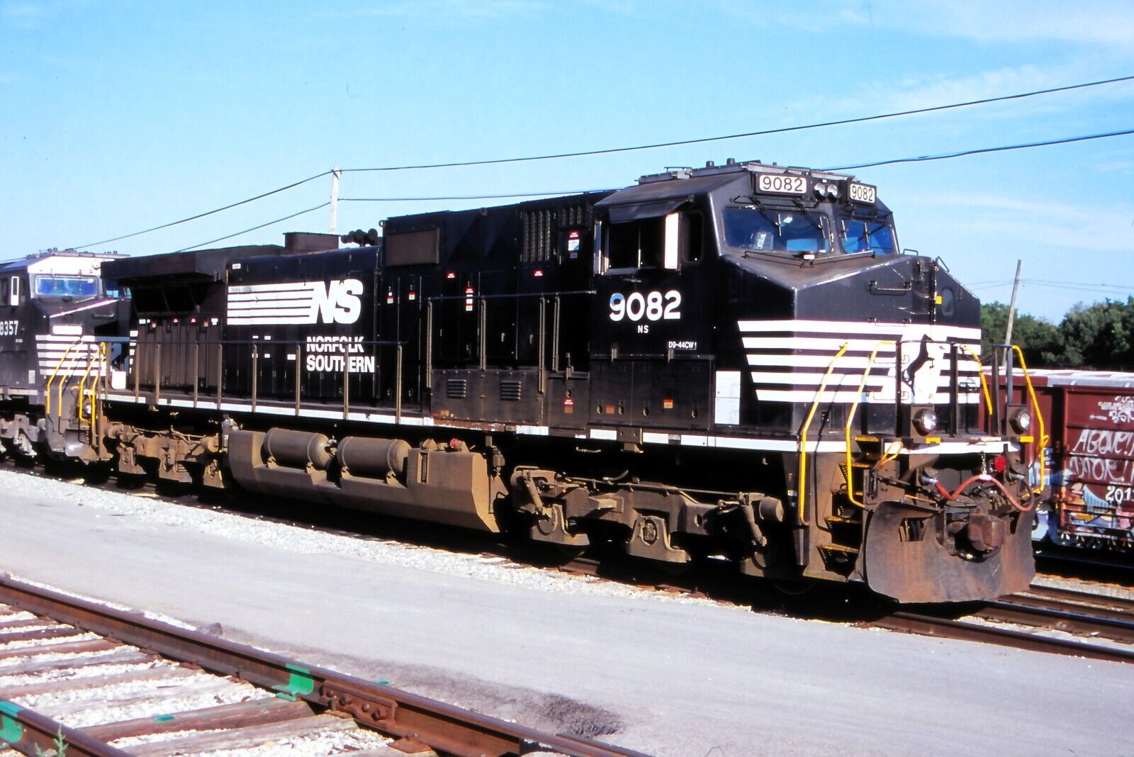 NORFOLK SOUTHERN (NS) D9-44CW 9082 Original slide--Knoxville, Tennessee--2016