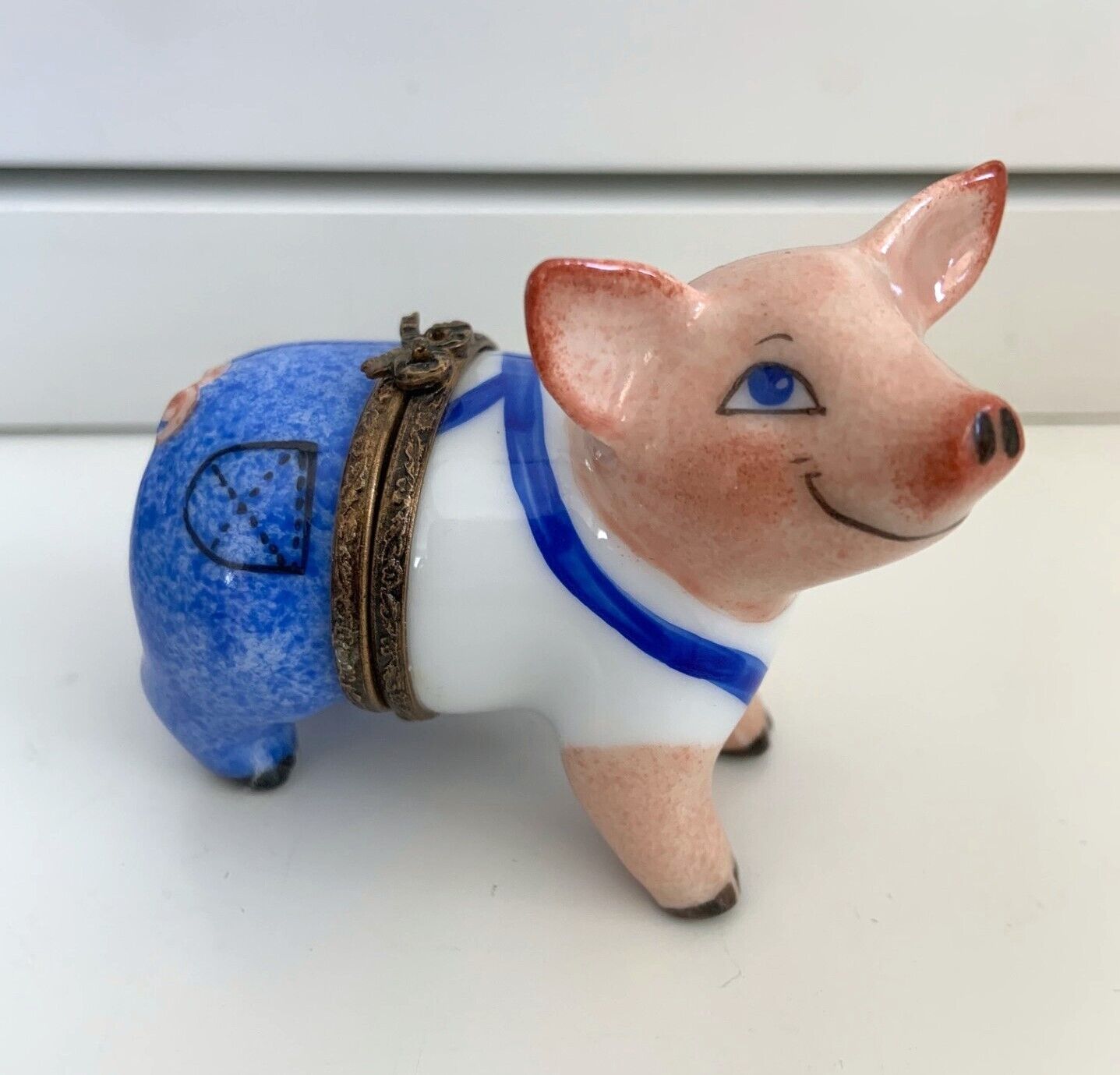 Limoges Happy Farmer Pig in Jeans Hinged Trinket Box Peint Mein Signed